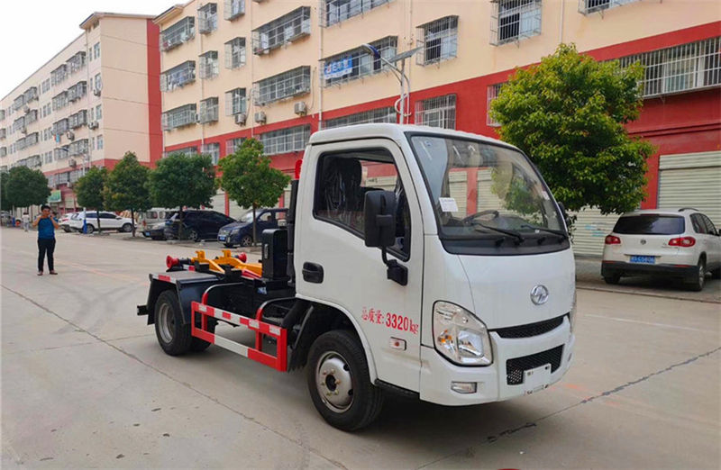 跃进牌车厢可卸式垃圾车